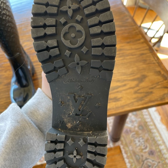 Louis Vuitton Rain Boots. - Picture 4 of 4